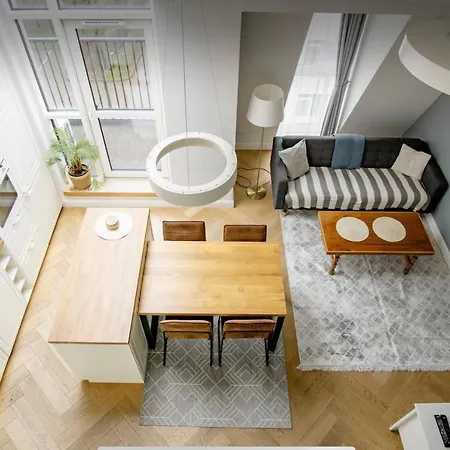 Urban Loft Escape Center * كاوناس
